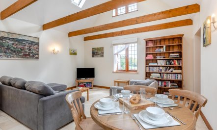 2 Bed in Beercrocombe 3