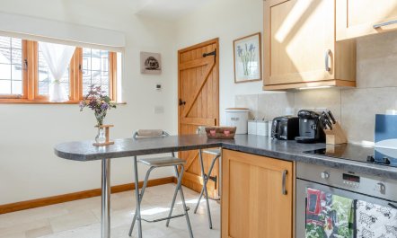 2 Bed in Beercrocombe 5