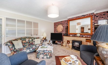 2 Bed in West Bay 1