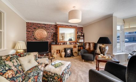 2 Bed in West Bay 2