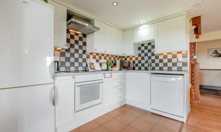 3 Bed in Stibb 8