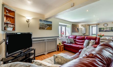 3 Bed in Stibb 6