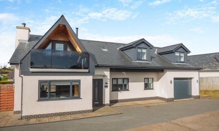 5 Bed in Bwlchtocyn 2