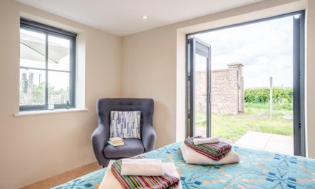 2 Bed in Thornton Le Moor 7