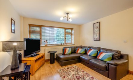 3 Bed in East Mills 2