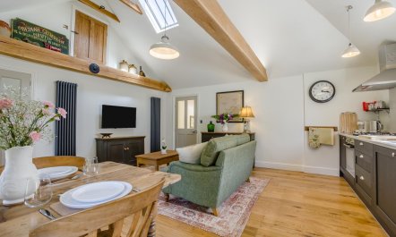 1 Bed in Old Wives Lees 5