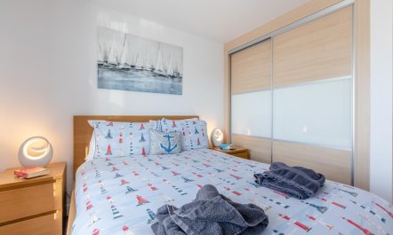 2 Bed in West Bay 7