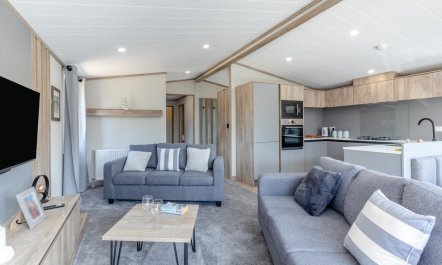 2 Bed in Rousdon 1