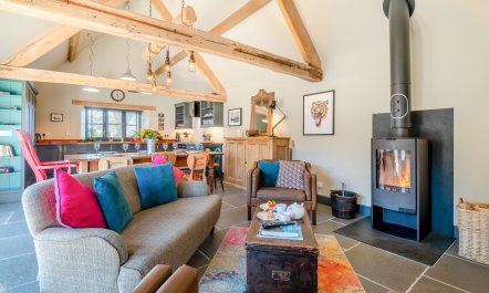 2 Bed in Rodborough 1