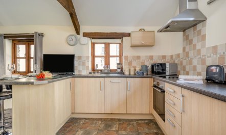 1 Bed in Woodford 5