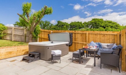4 Bed in Bridgerule 2