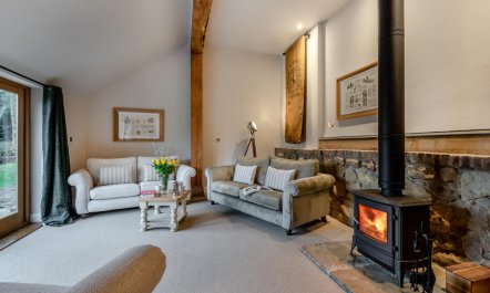 3 Bed in Grafty Green 3