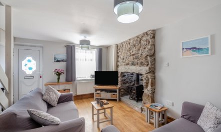 2 Bed in Pwllheli 2