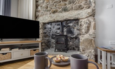 2 Bed in Pwllheli 7