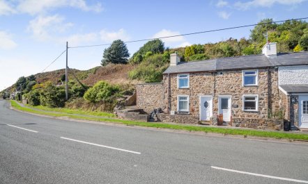 2 Bed in Pwllheli 4