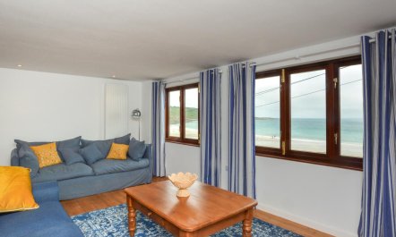 3 Bed in Coverack 2