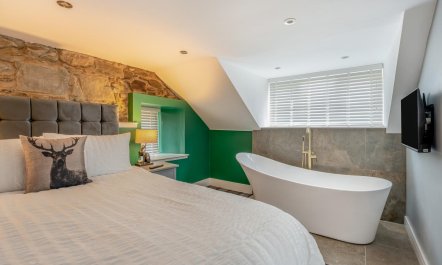 1 Bed in Tarbet 6