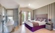 1 Bed in Three Holes 3