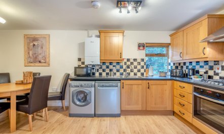 3 Bed in East Mills 5