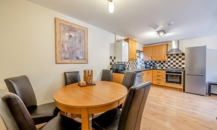 3 Bed in East Mills 4