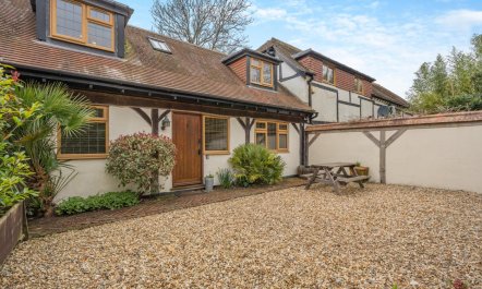 3 Bed in East Mills
