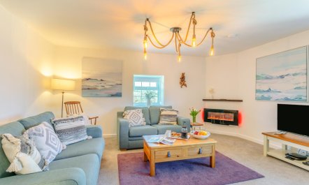 2 Bed in Whitstone 5