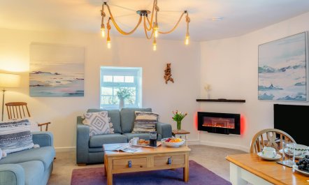 2 Bed in Whitstone 2