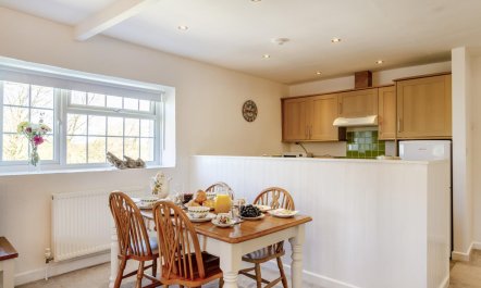 2 Bed in Whitstone 7