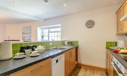 2 Bed in Whitstone 9