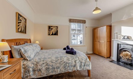 1 Bed in Whitby 2