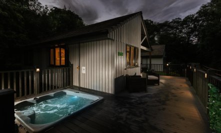 2 Bed in Bush 5