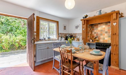 2 Bed in Aberdovey 6