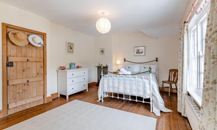 2 Bed in Aberdovey 3