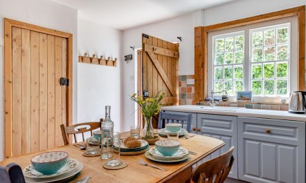 2 Bed in Aberdovey 5
