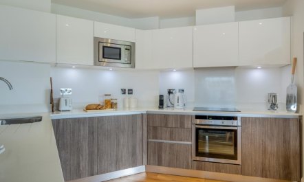 1 Bed in Freshwater 7