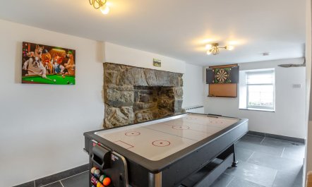 1 Bed in Llanfair 4
