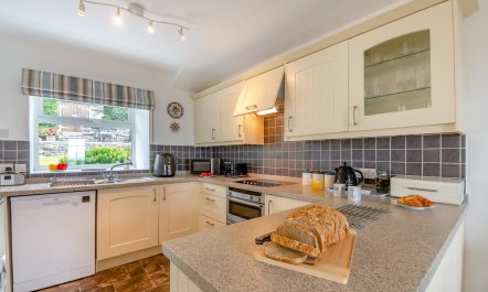 1 Bed in Llanfair 6