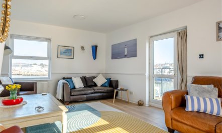 4 Bed in Cowes 5