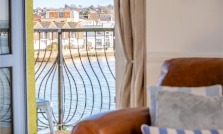 4 Bed in Cowes 6
