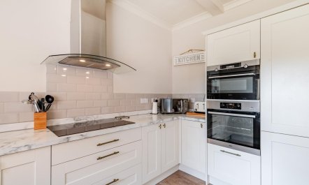 5 Bed in Doddington 5