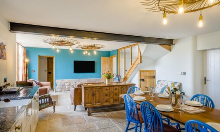 4 Bed in Stoke-on-Trent 6