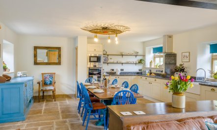 4 Bed in Stoke-on-Trent 9