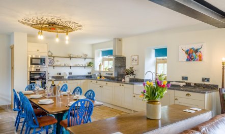 4 Bed in Stoke-on-Trent 4