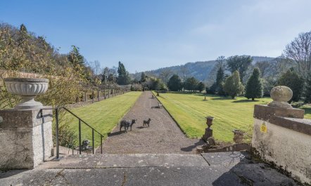 6 Bed in Galashiels 2