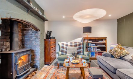 4 Bed in Llangower