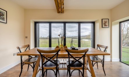 4 Bed in East Mills 6