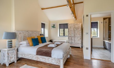 4 Bed in East Mills 5