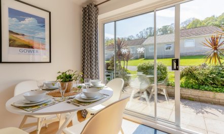 2 Bed in Oxwich