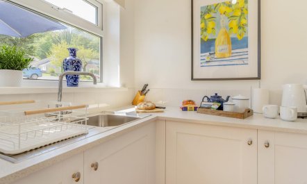 2 Bed in Oxwich 7