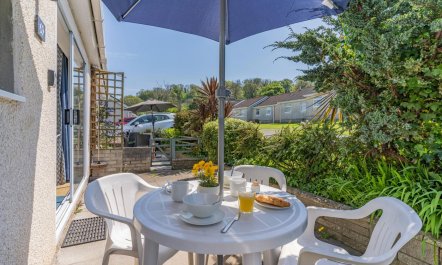 2 Bed in Oxwich 1